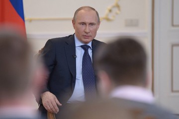 Putin talar till journalisterna. Foto: Kremlin.ru